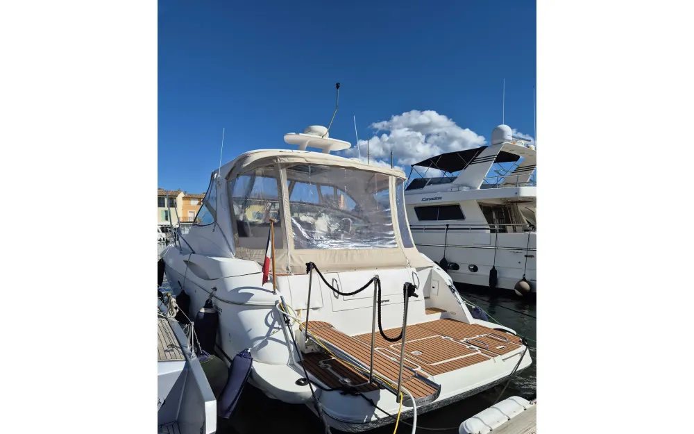 slider 2 Cruisers Yachts  440 Express