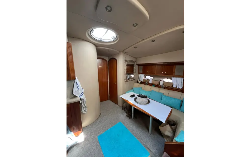 slider 3 Cruisers Yachts  440 Express