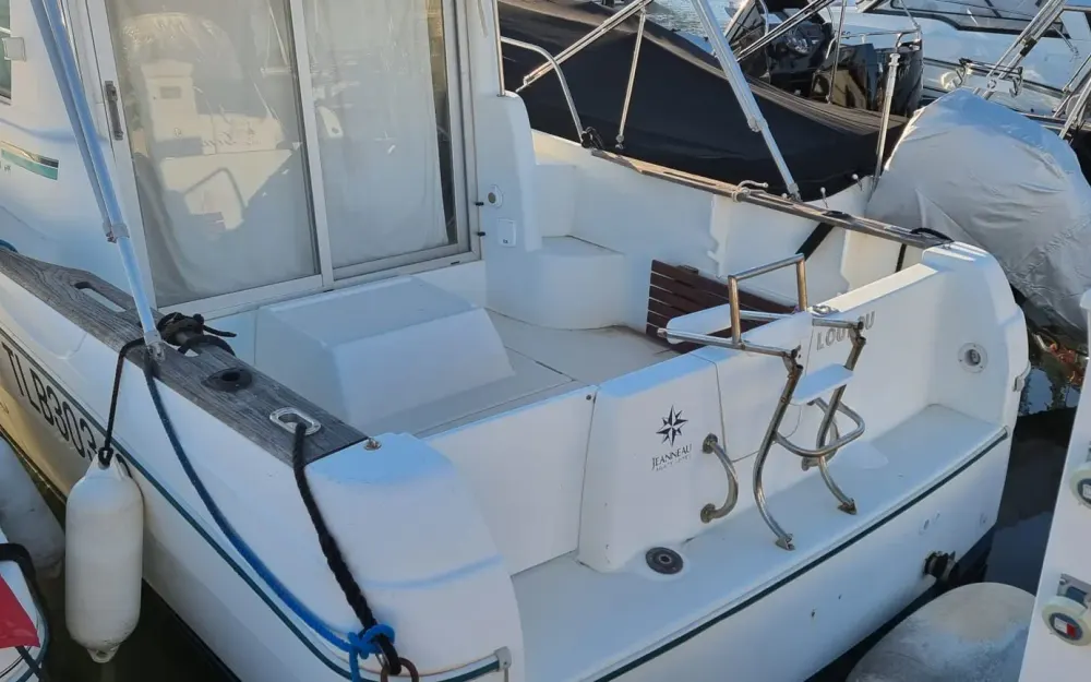 slider 0 Jeanneau Merry Fisher 695