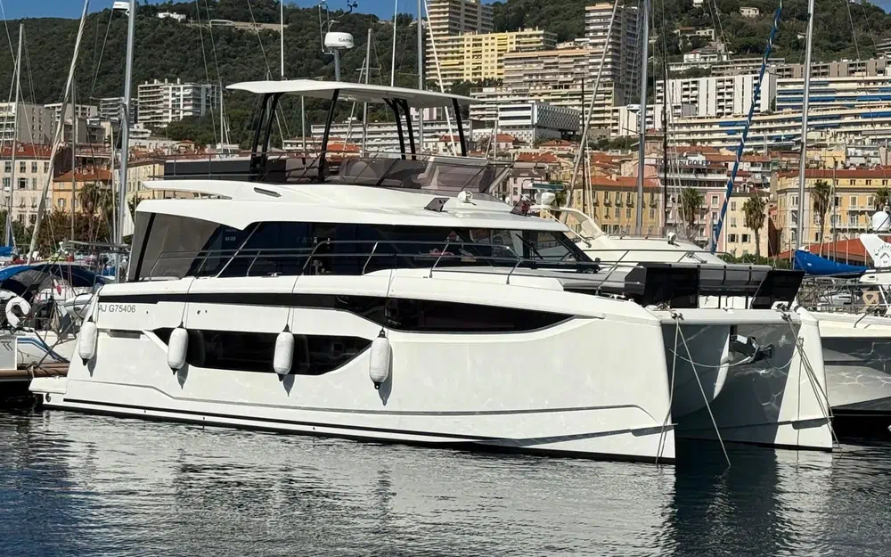 slider 0 Prestige Yachts M48