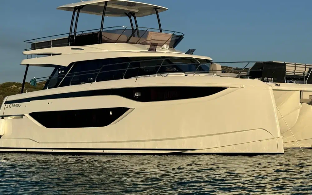 slider 2 Prestige Yachts M48