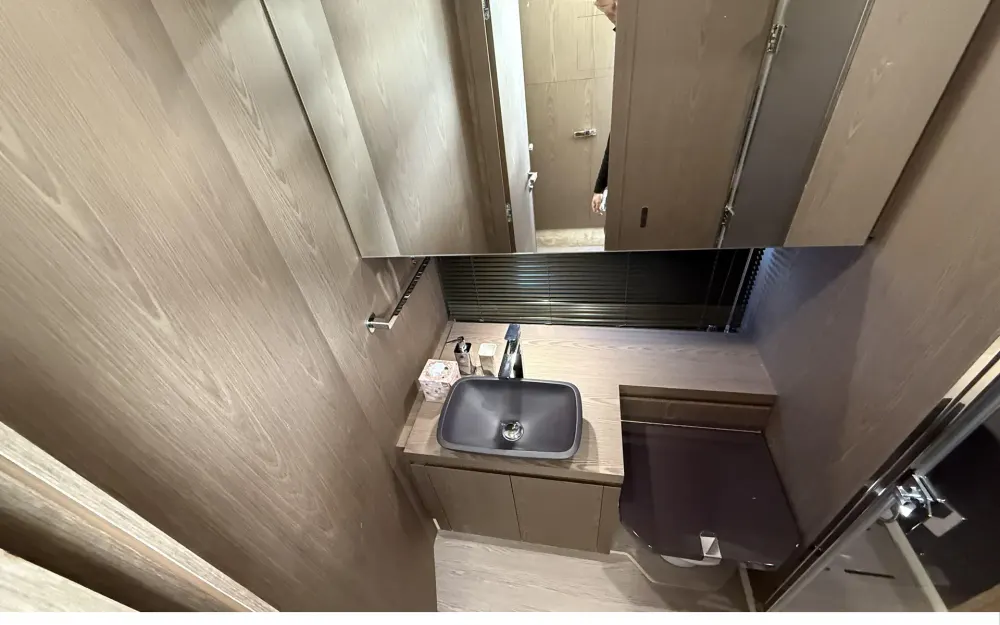 slider 21 Invictus  460 TT