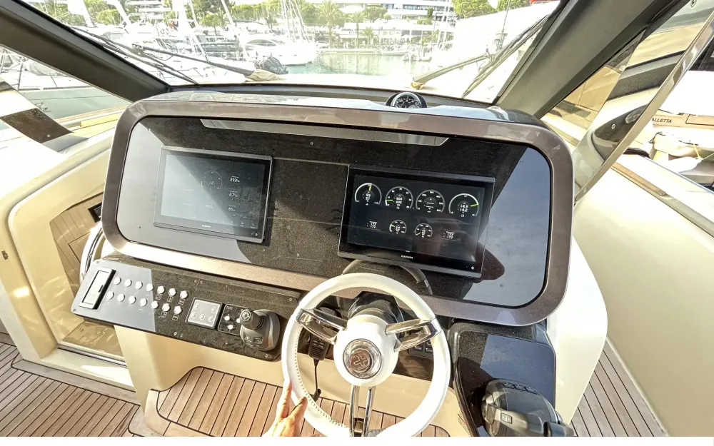slider 8 Invictus  460 TT