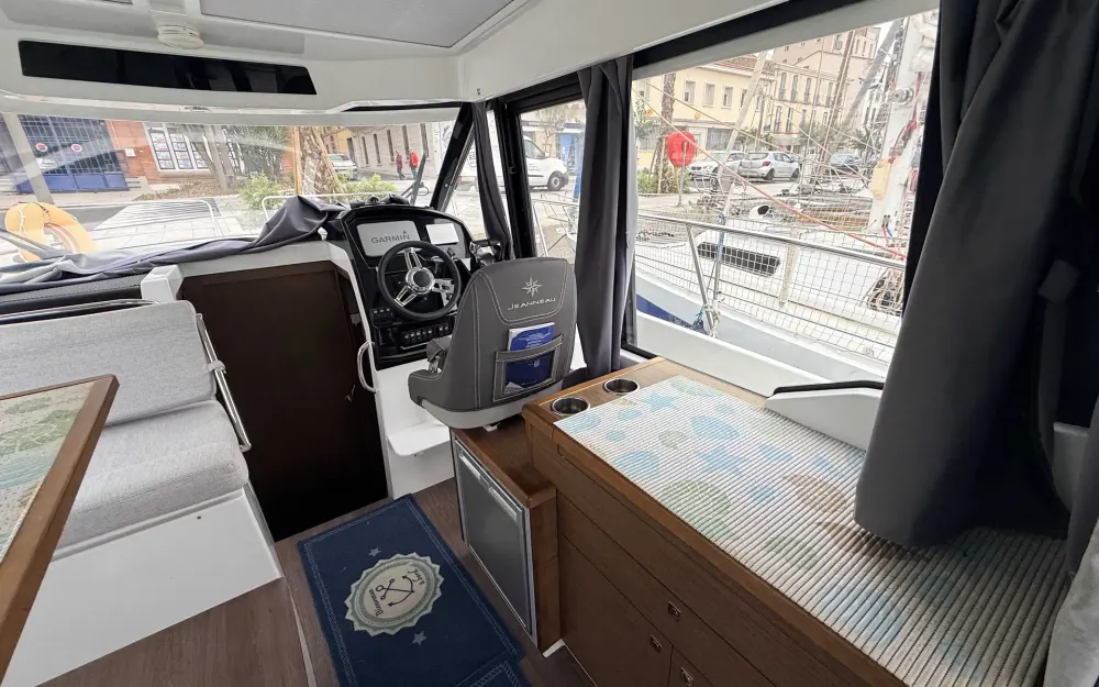 slider 10 Jeanneau Merry Fisher 895