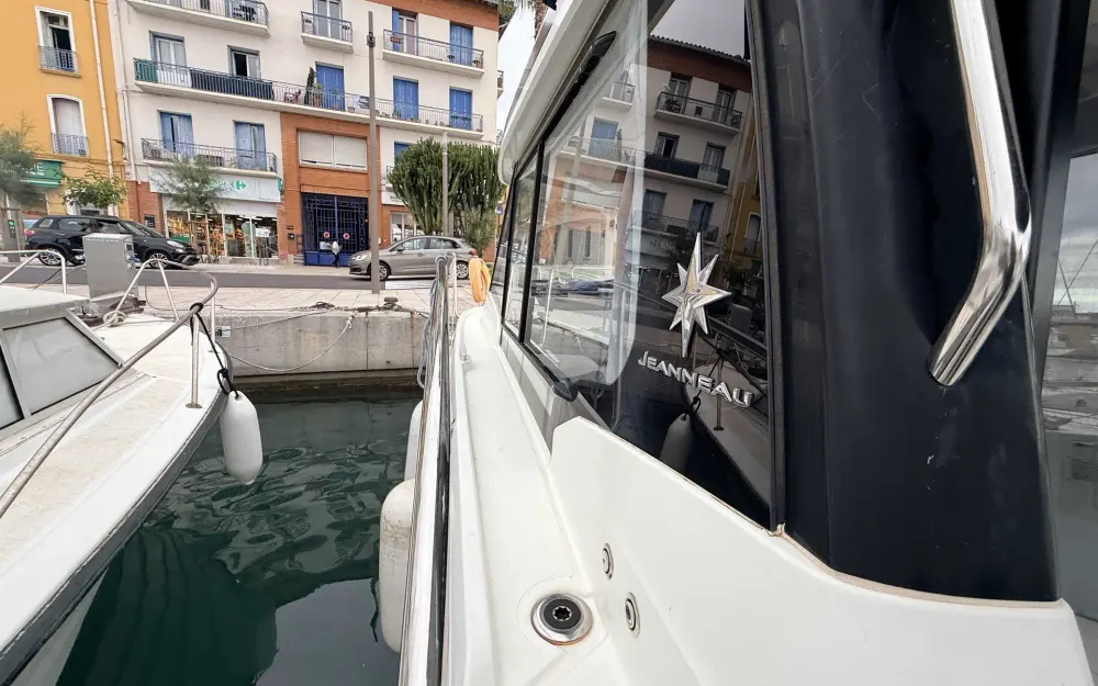 slider 4 Jeanneau Merry Fisher 895