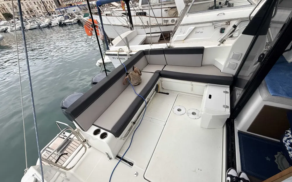 slider 6 Jeanneau Merry Fisher 895