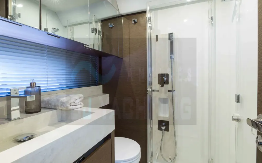 slider 10 Jeanneau Prestige 520 Fly