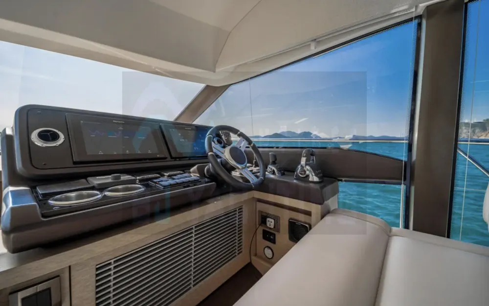 slider 6 Jeanneau Prestige 520 Fly