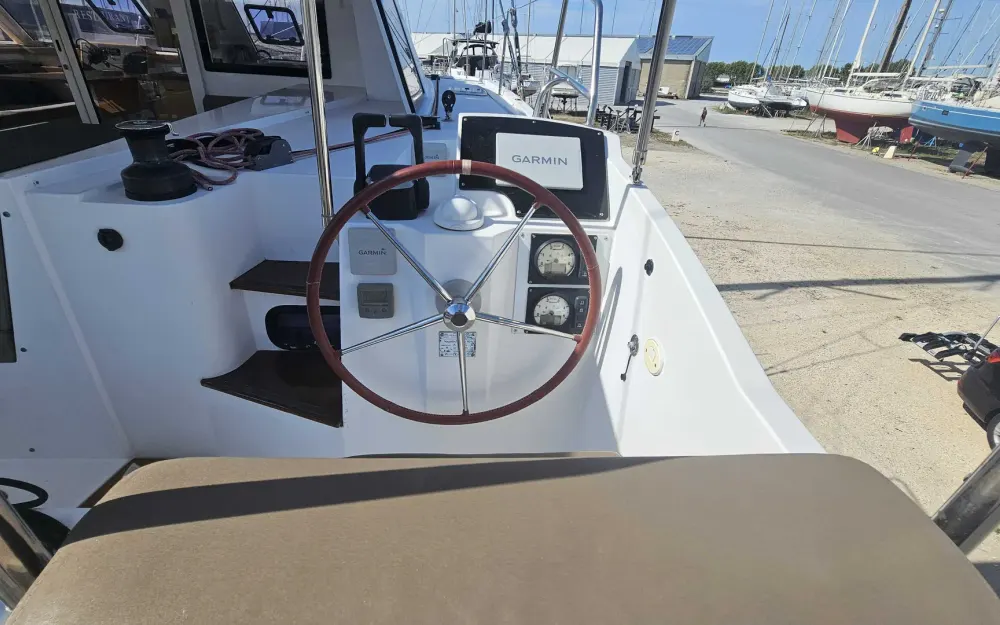 slider 6 Nautitech  40