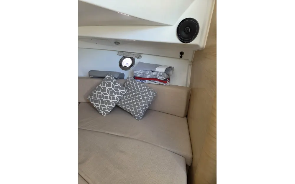 slider 15 Beneteau Flyer 850 Sun Deck