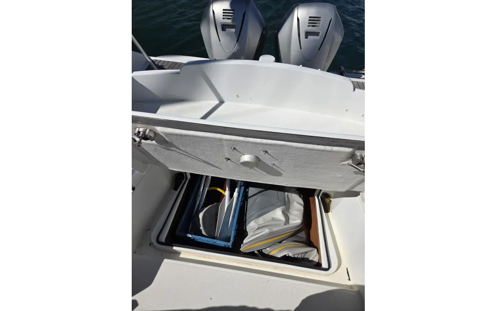 slider 44 Beneteau Flyer 850 Sun Deck