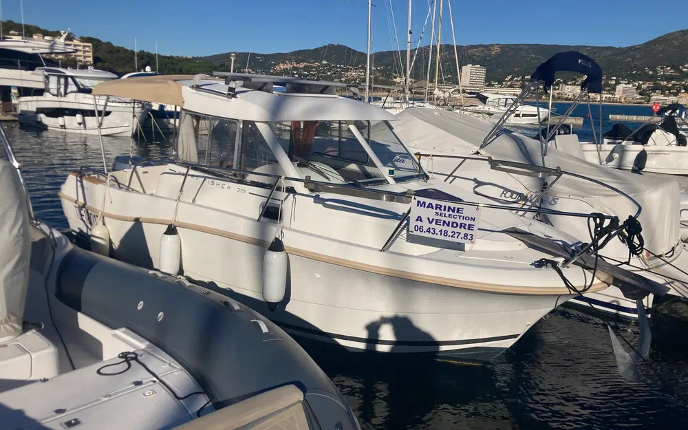 slider 0 Jeanneau Merry Fisher 725