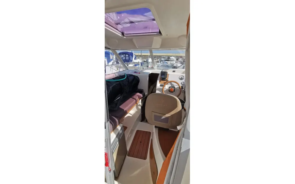 slider 7 Jeanneau Merry Fisher 725