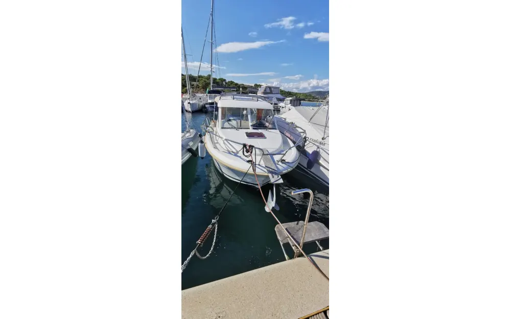 slider 1 Jeanneau Merry Fisher 725