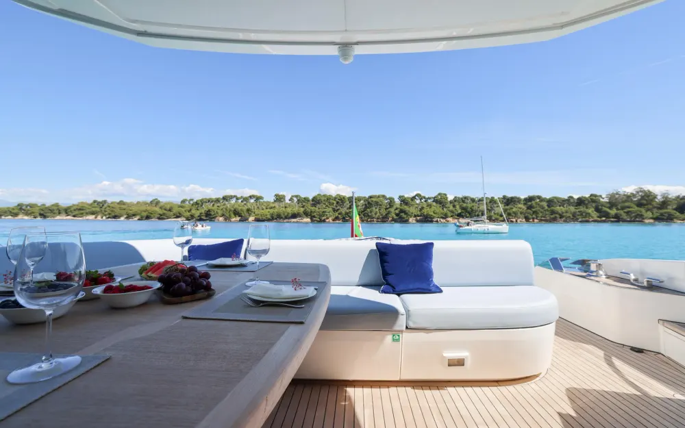 slider 9 Fairline Targa 65 Gto