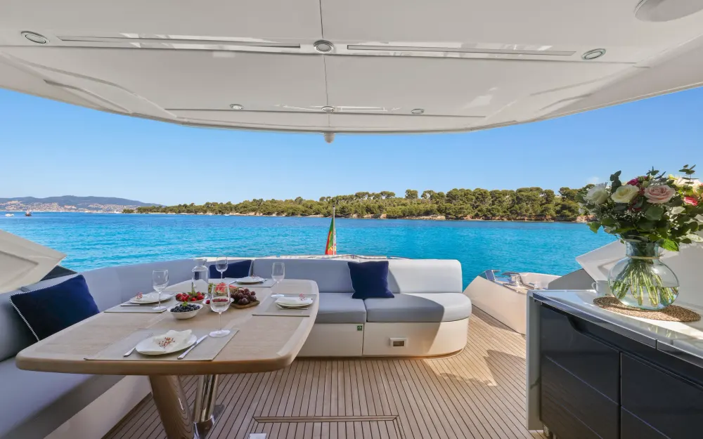 slider 6 Fairline Targa 65 Gto