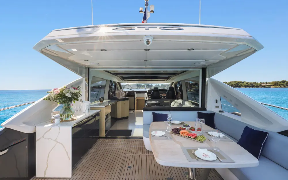 slider 5 Fairline Targa 65 Gto