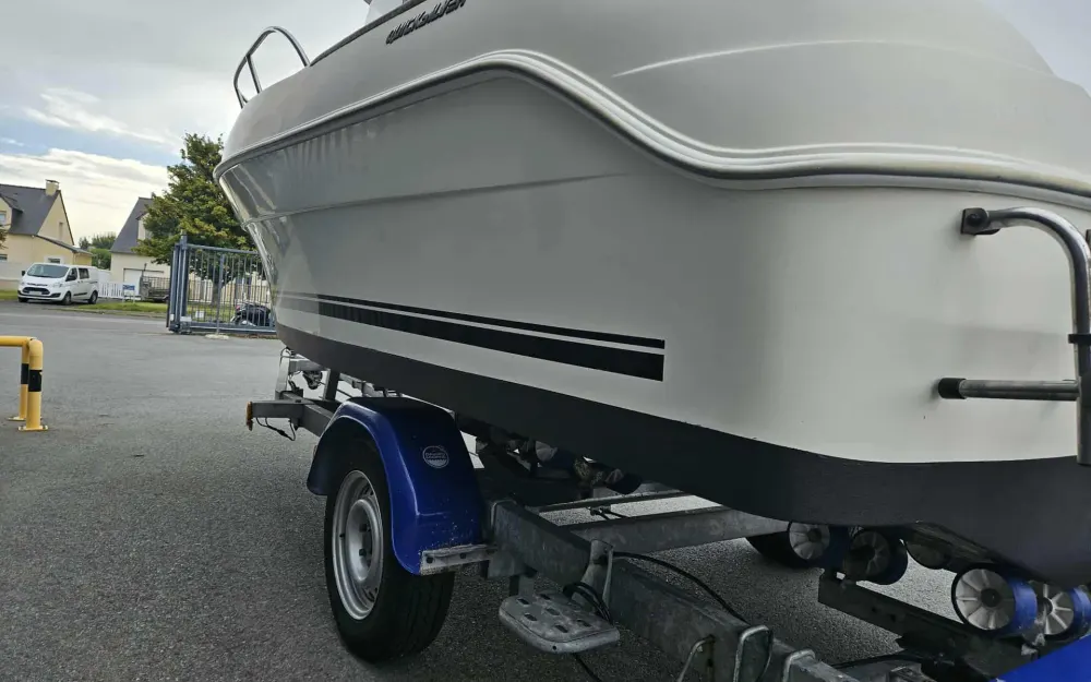 slider 2 Quicksilver  500 Pilothouse