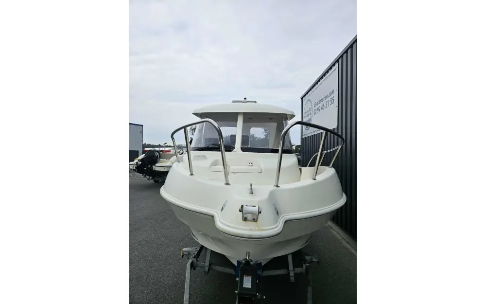 slider 4 Quicksilver  500 Pilothouse