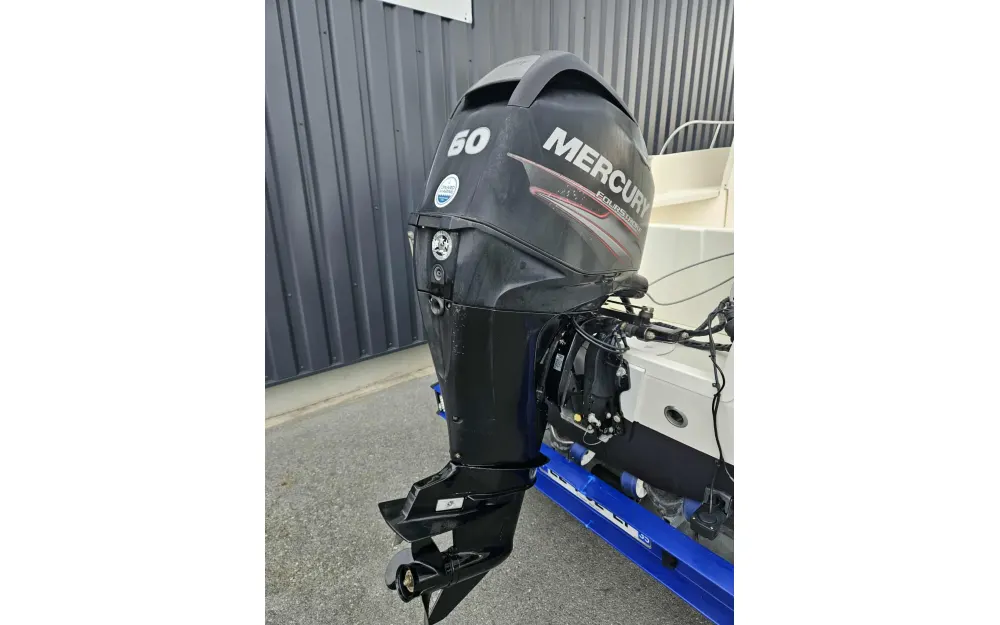 slider 5 Quicksilver  500 Pilothouse