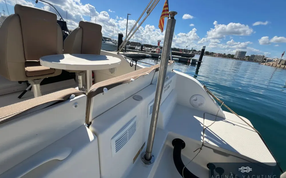 slider 16 Quicksilver Activ 675 Sundeck