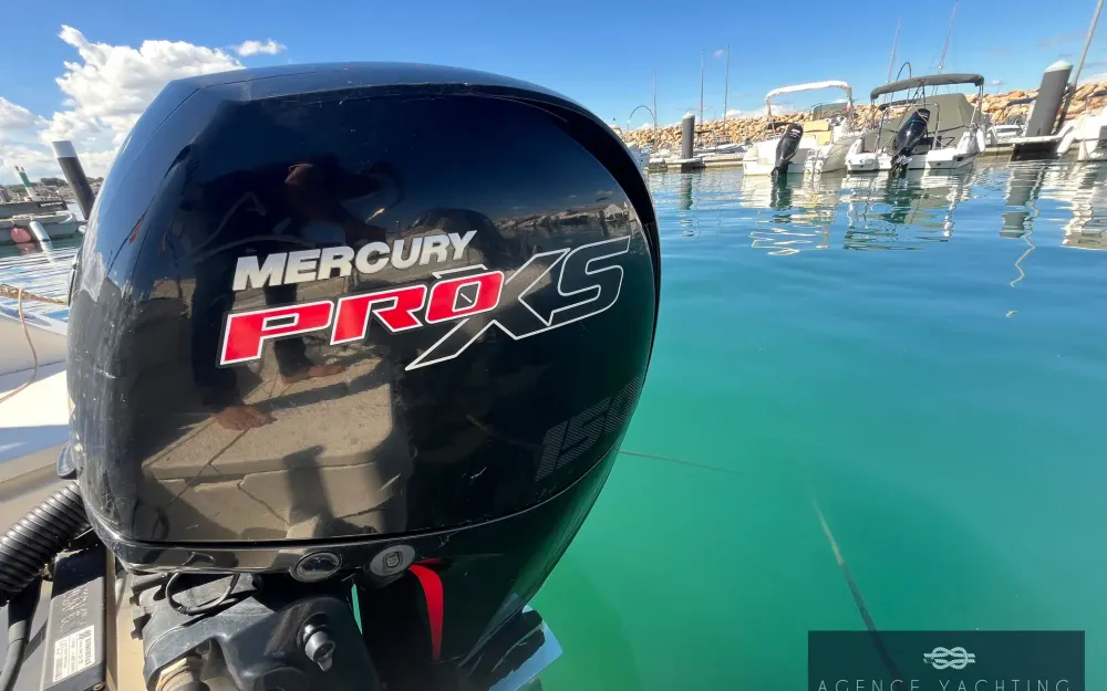 slider 18 Quicksilver Activ 675 Sundeck