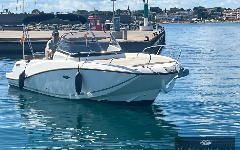 slider 2 Quicksilver Activ 675 Sundeck
