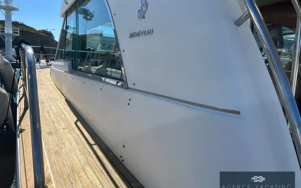 slider 65 Beneteau Antares 13.80