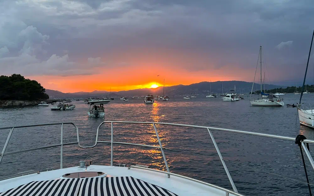 slider 4 Princess V50