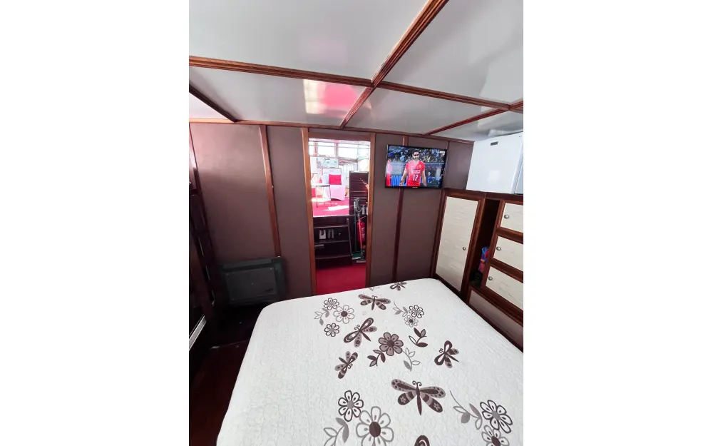 slider 23 Trawler  15 m
