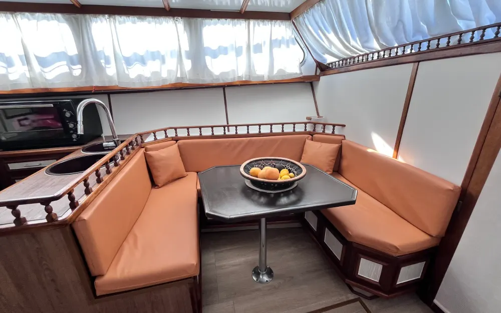 slider 29 Trawler  15 m