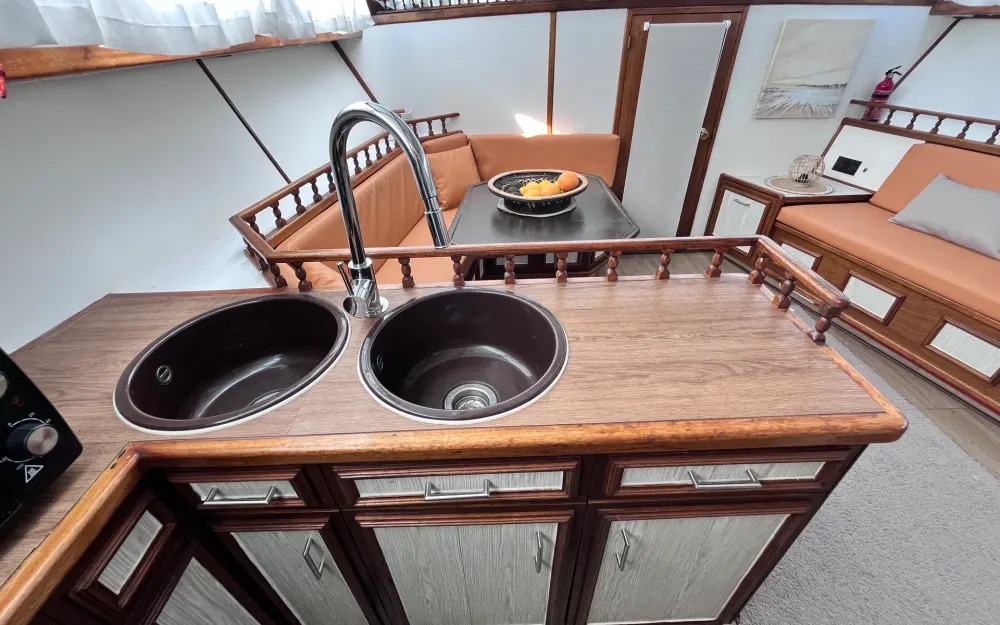 slider 33 Trawler  15 m