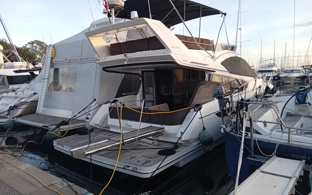 slider 35 Galeon 420 Fly