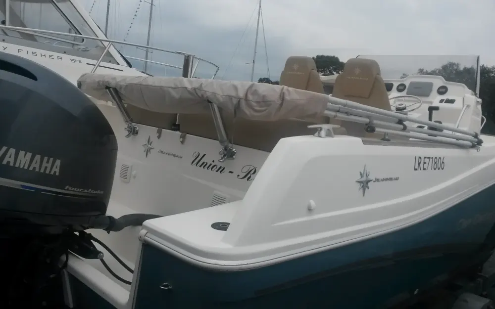 slider 10 Jeanneau Cap Camarat 7.5 CC