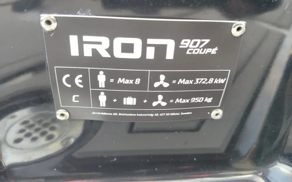 slider 16 Iron Boats 907