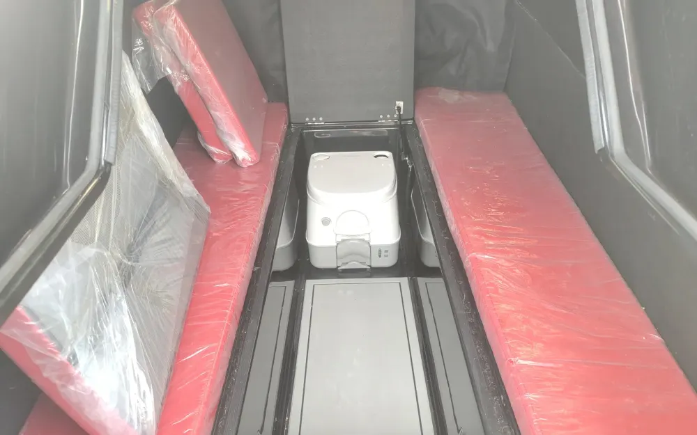 slider 15 Iron Boats 907