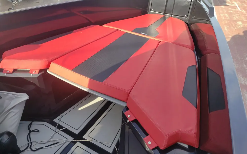 slider 14 Iron Boats 907