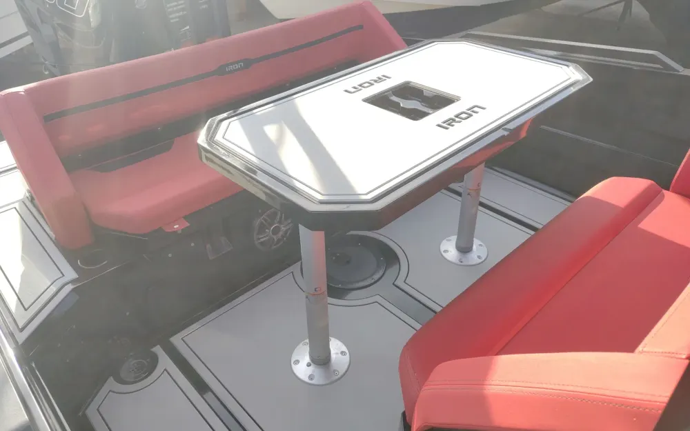 slider 11 Iron Boats 907