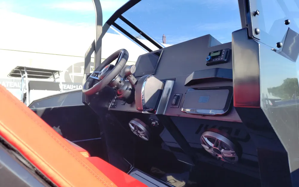 slider 1 Iron Boats 907