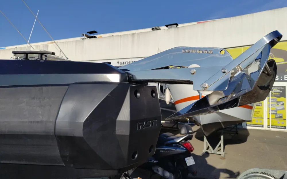 slider 3 Iron Boats 907