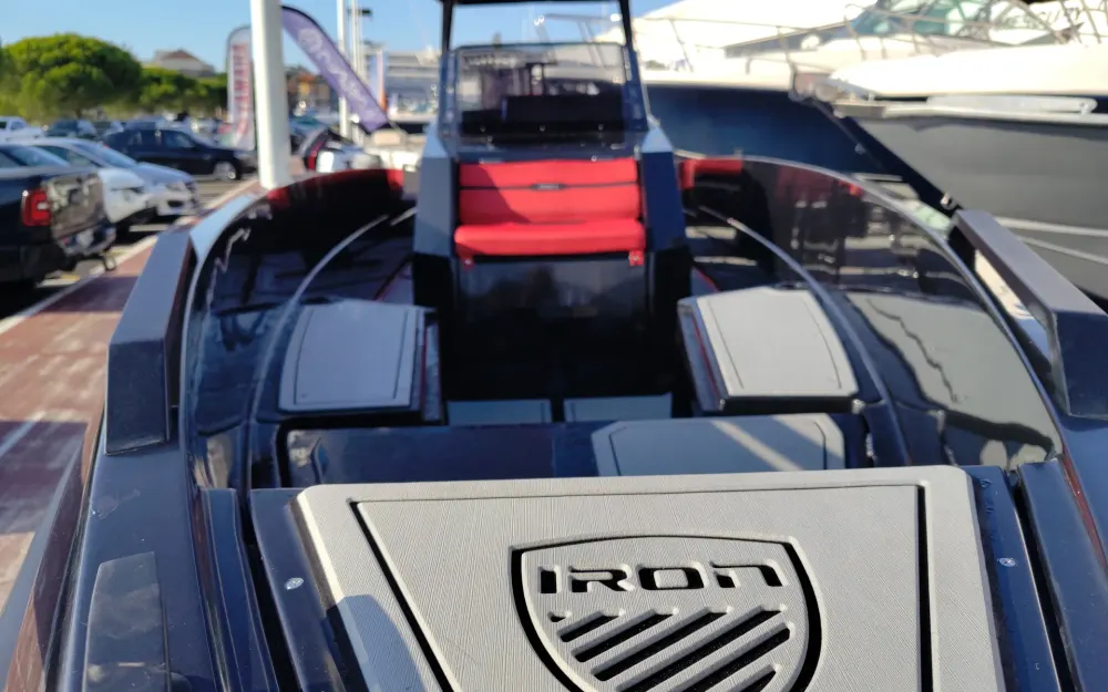slider 5 Iron Boats 907