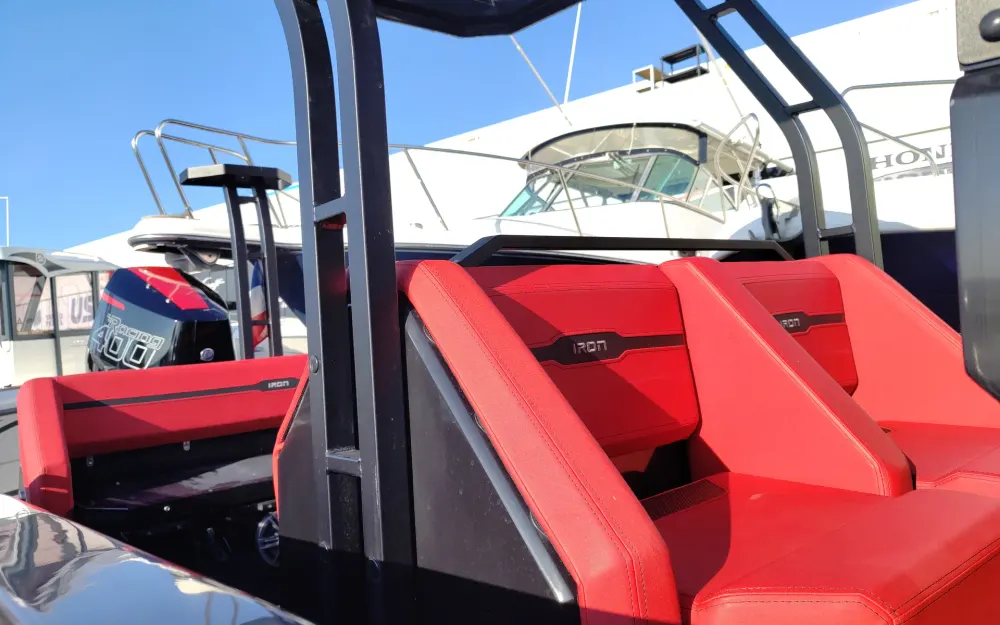 slider 6 Iron Boats 907