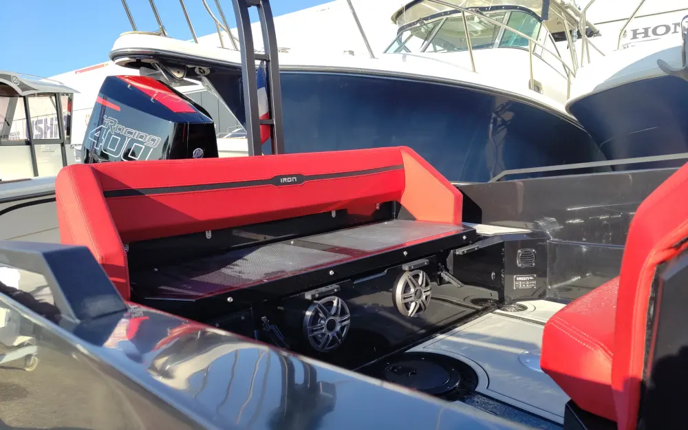 slider 8 Iron Boats 907
