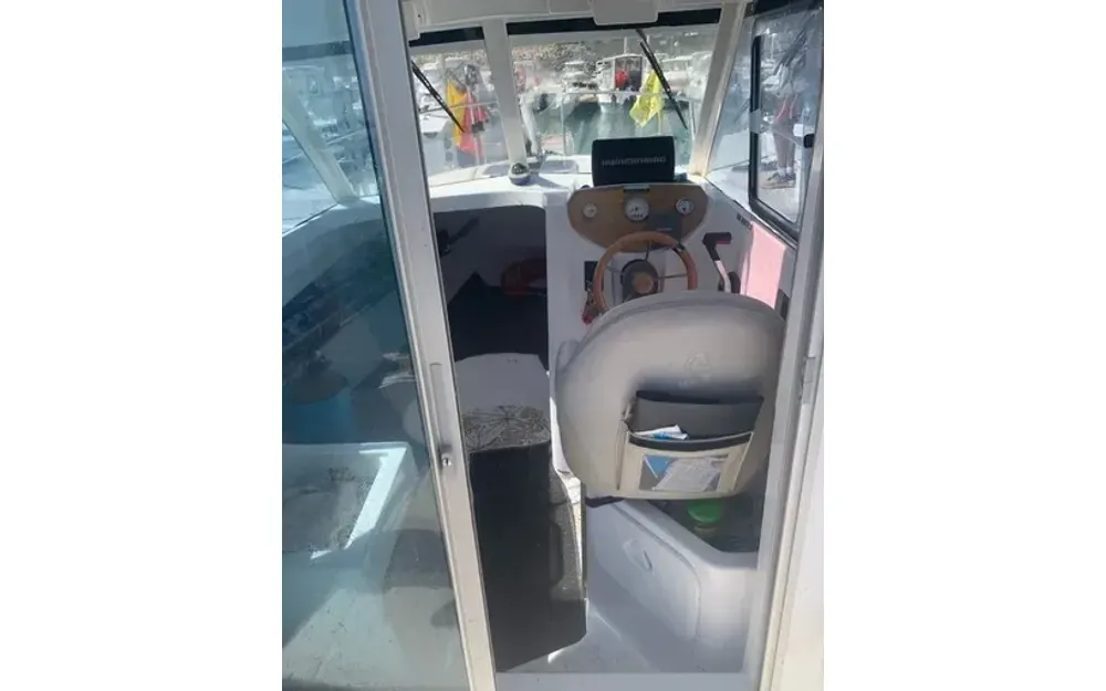 slider 1 Beneteau Antares 650 HB