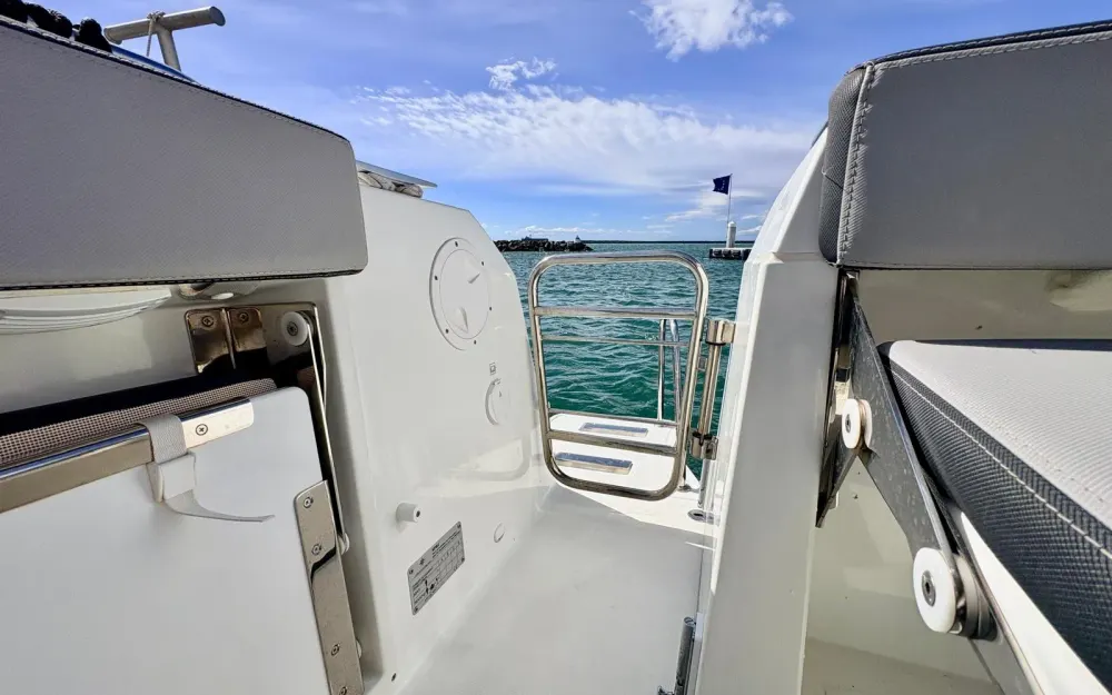 slider 6 Jeanneau Merry Fisher 895 Sport Offshore