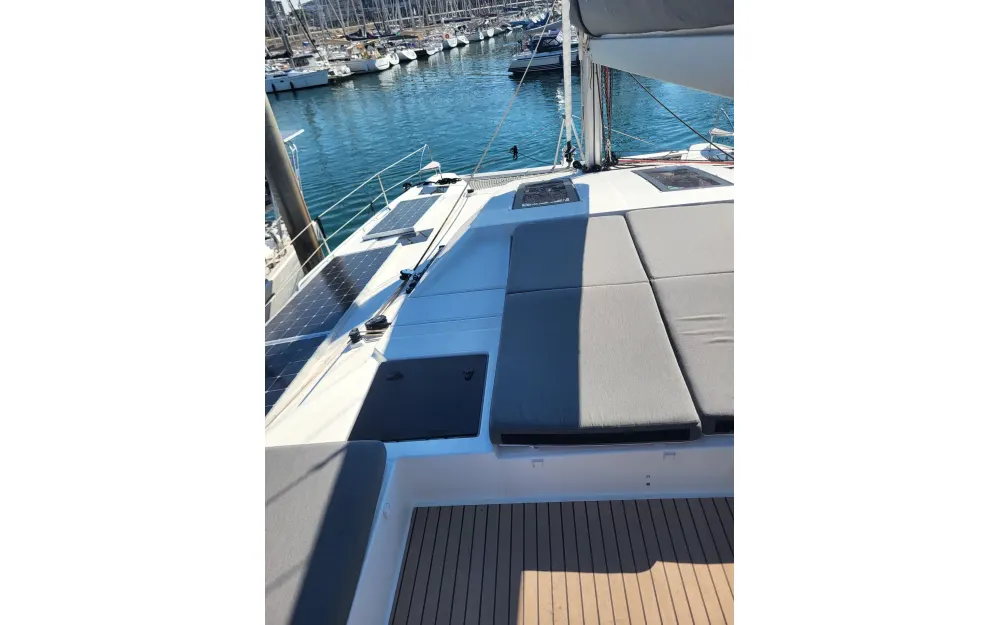 slider 21 Fountaine Pajot Elba 45