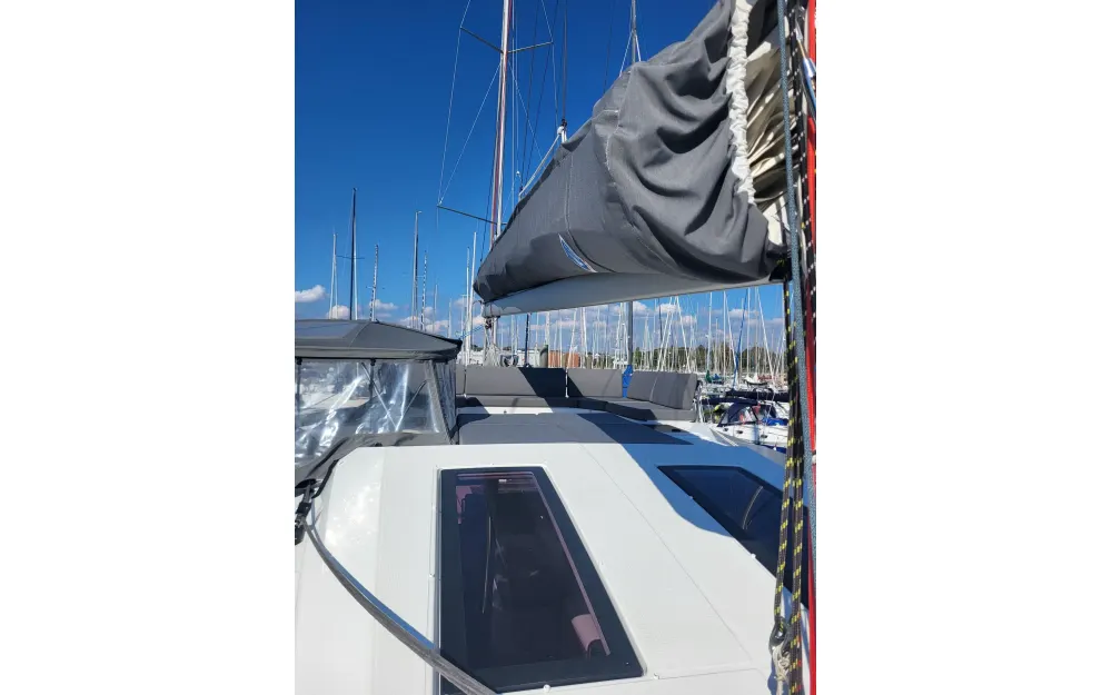 slider 24 Fountaine Pajot Elba 45