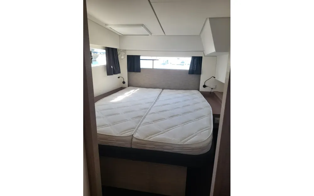 slider 25 Fountaine Pajot Elba 45
