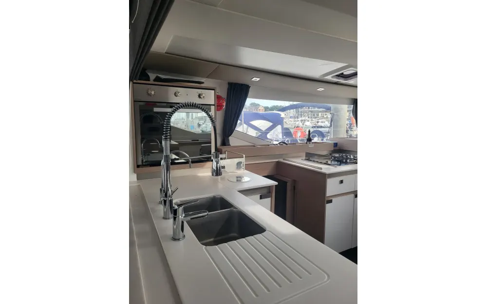 slider 5 Fountaine Pajot Elba 45