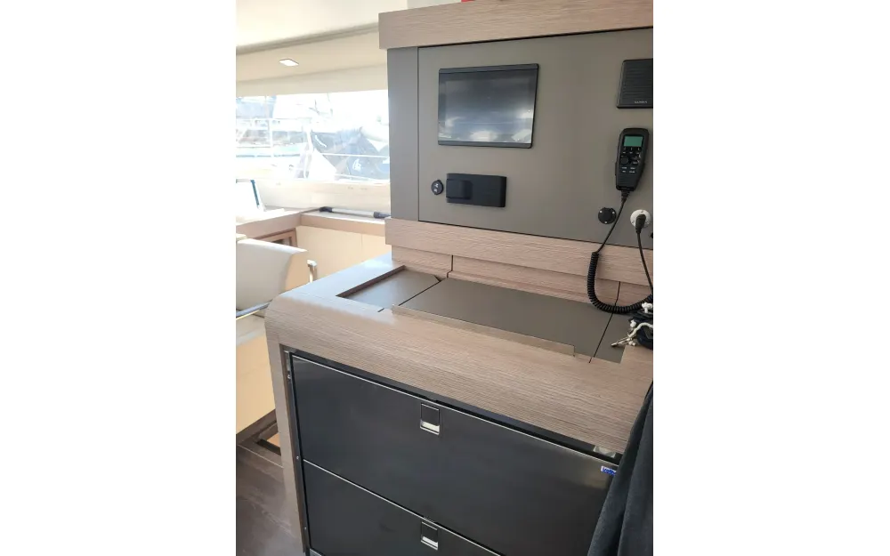 slider 7 Fountaine Pajot Elba 45